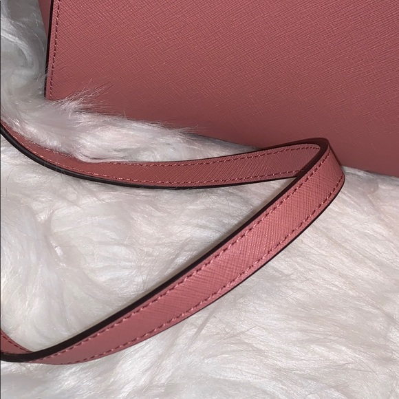 🔛💜FLASH SALE⚡️ Michael Kors crossbody - Picture 3 of 8